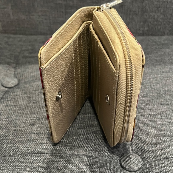 Cambel Square Leather Wallet - Picture 4 of 7